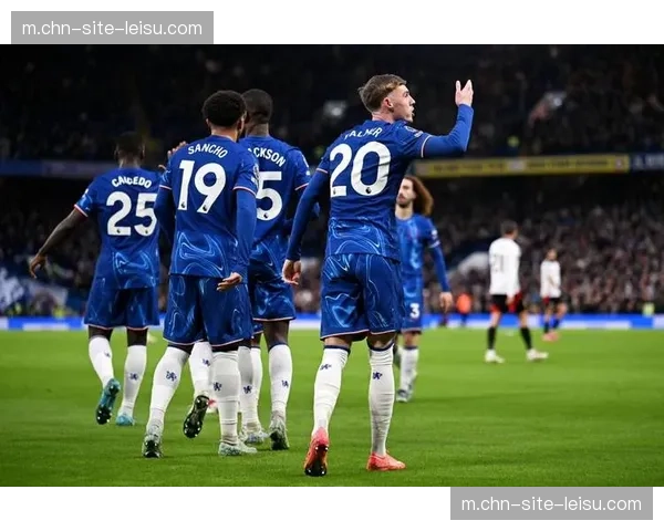 切尔西门将内托连吃两黄被罚下场 少打一人最终无力回天 切尔西门将内托连吃两黄被罚下场 少打一人最终无力回天